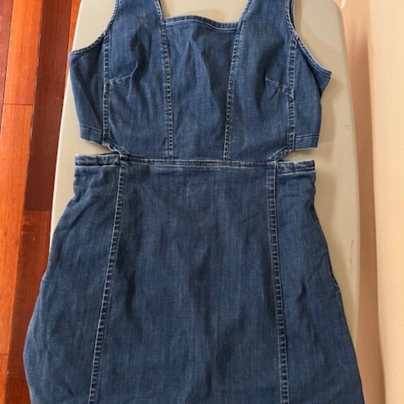 Madewell Blue Denim Dress Sz 10 with side cutouts - Great for Summer - Picture 3 of 3